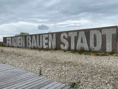 Les femmes bâtissent la ville